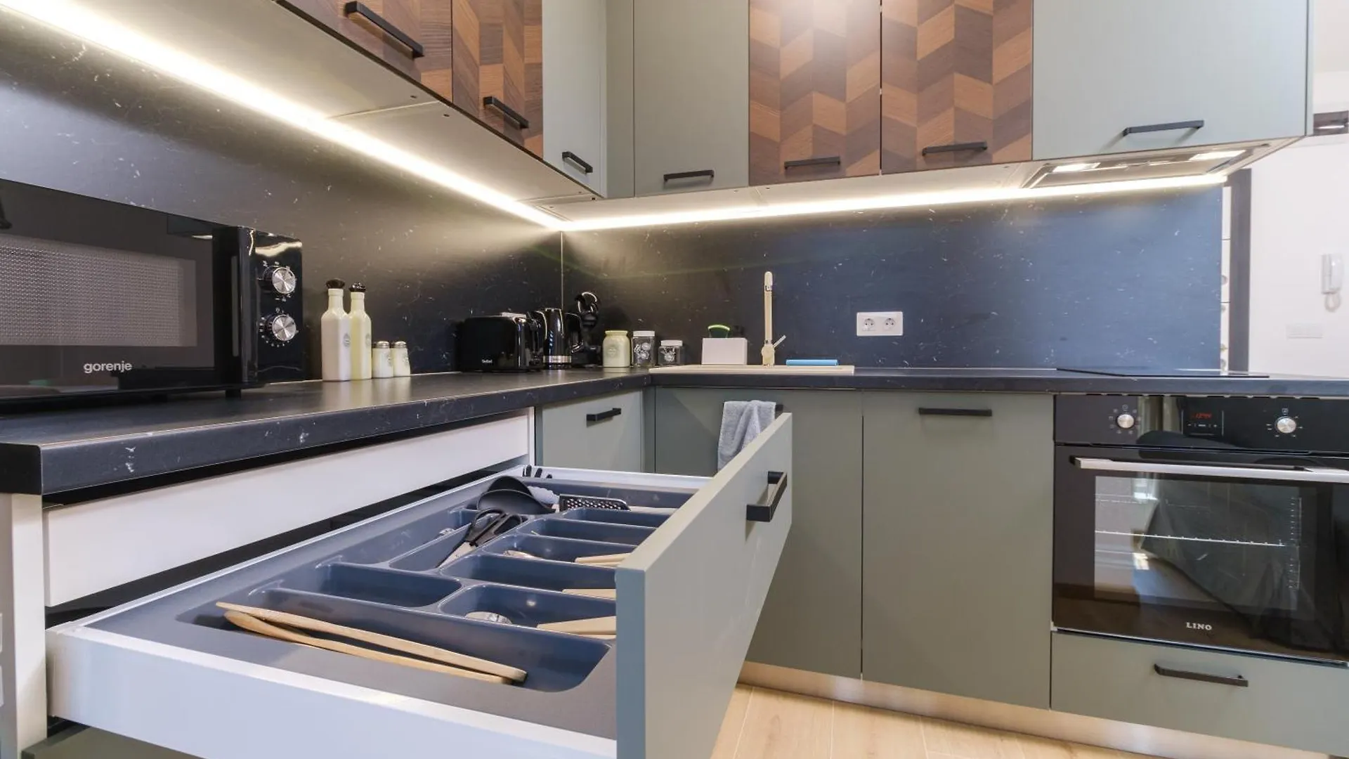 Modern 1-Bedroom Apartment With Free Parking Plowdiw