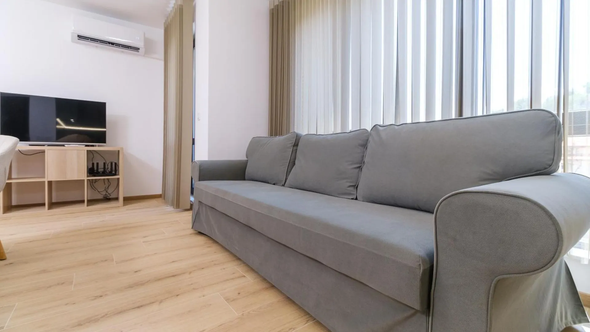 Modern 1-Bedroom Apartment With Free Parking Plowdiw