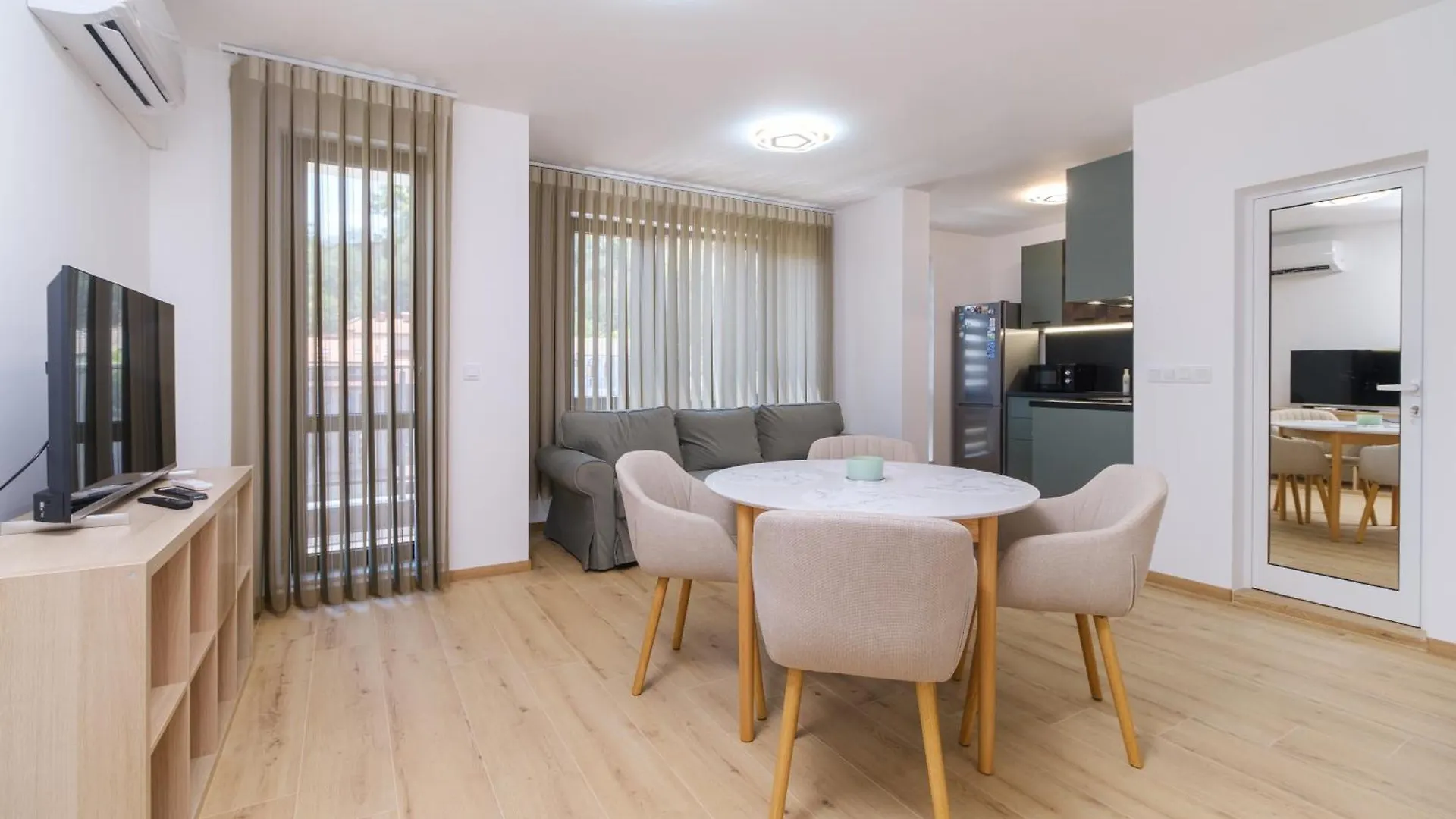 Modern 1-Bedroom Apartment With Free Parking Plowdiw